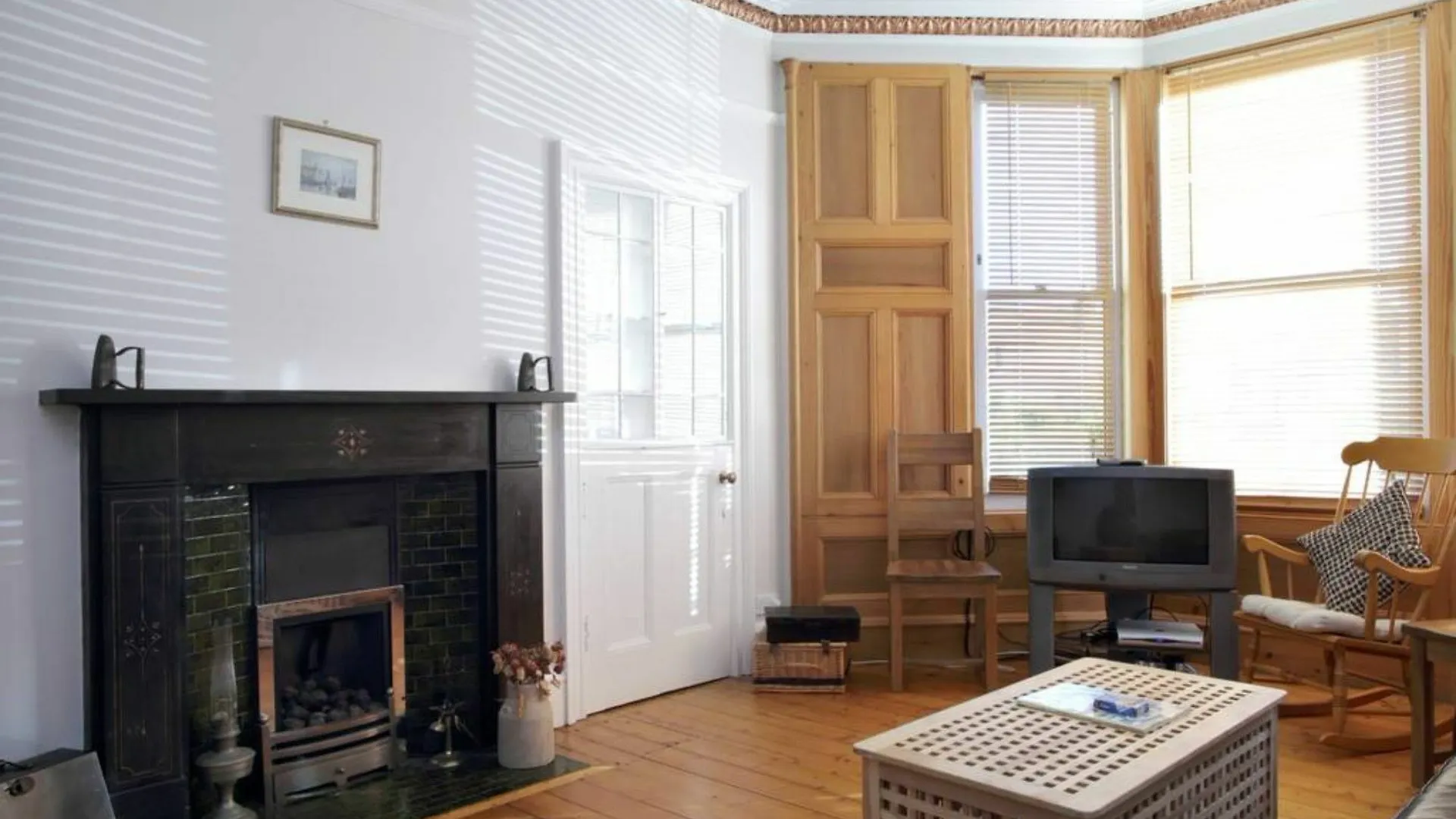 Central 2 Bedroom Flat With Garden Edinburgh 0*,  United Kingdom